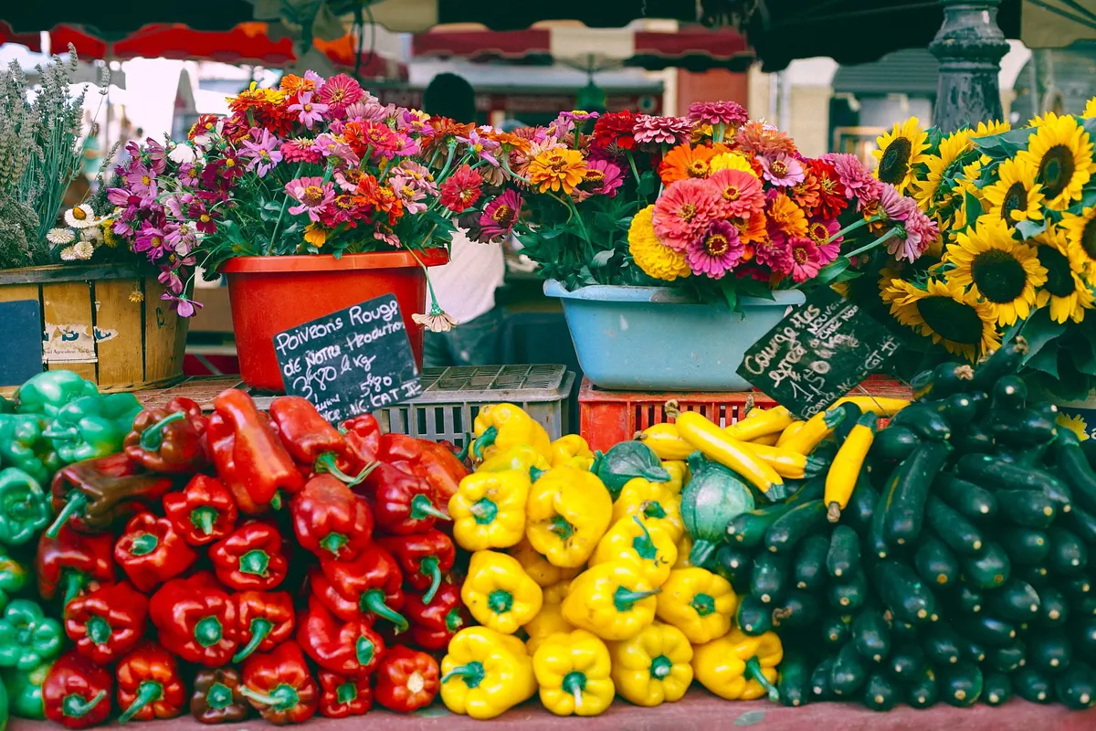 Suffolk Farmers' Markets vs Farm Shops: Which Is Better for Local Produce?